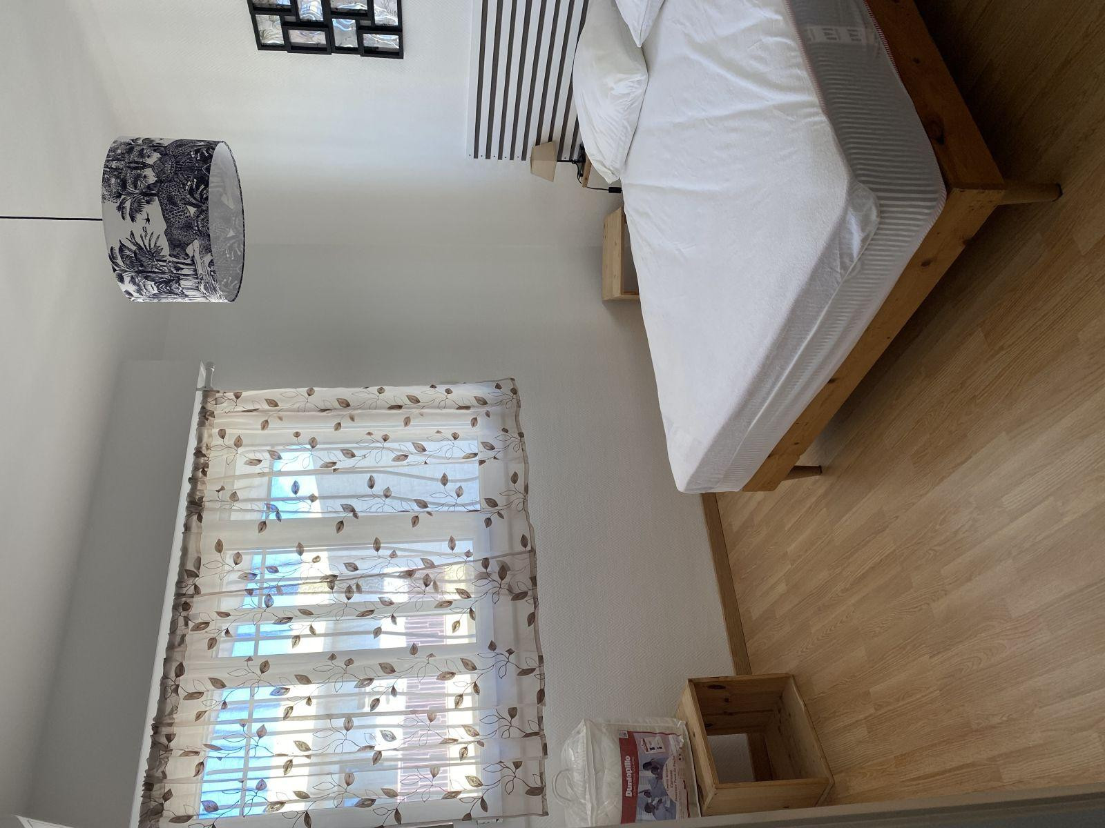 
                                                Location
                                                 Apparemment vue mer