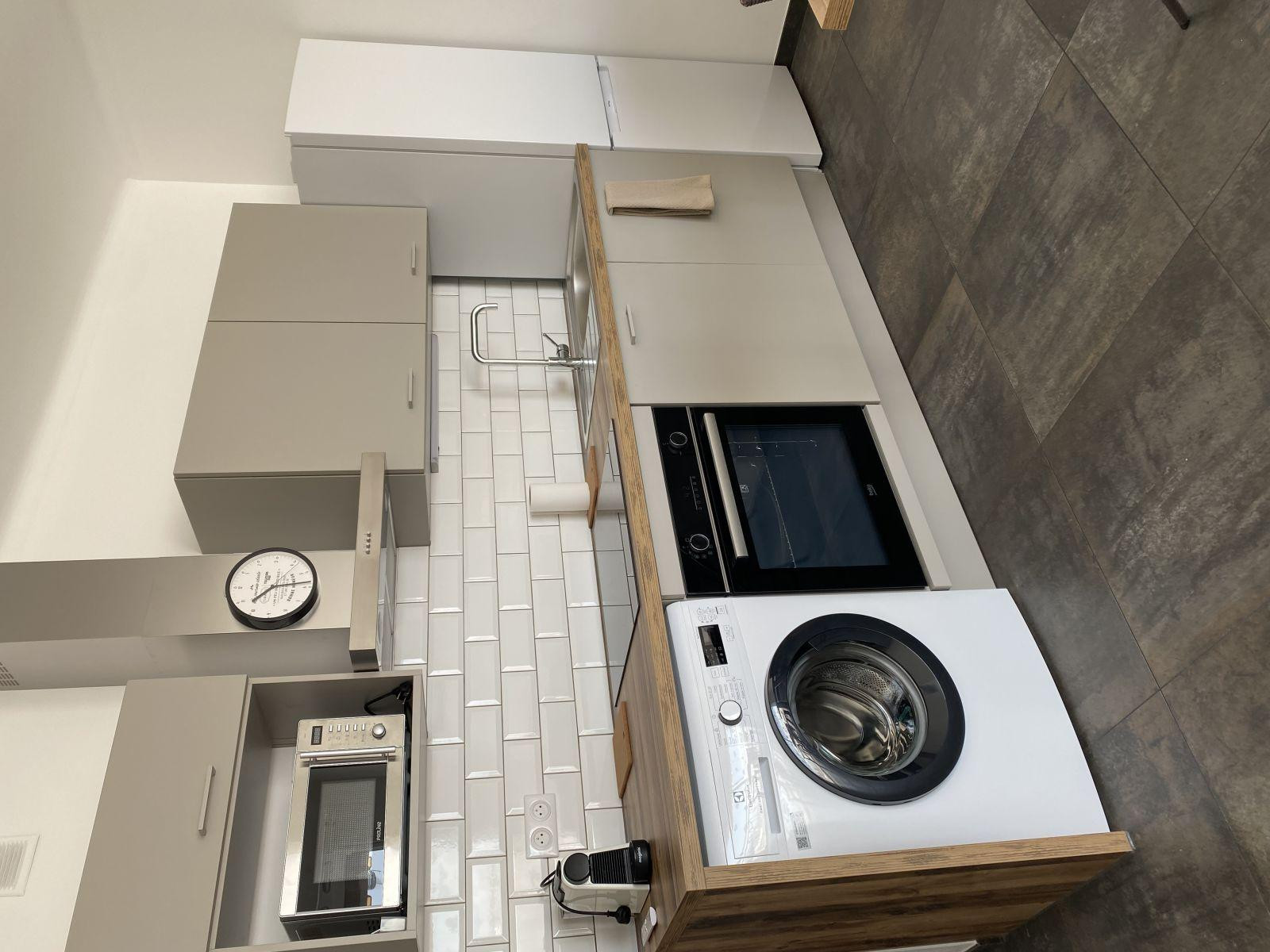 
                                                Location
                                                 Apparemment vue mer