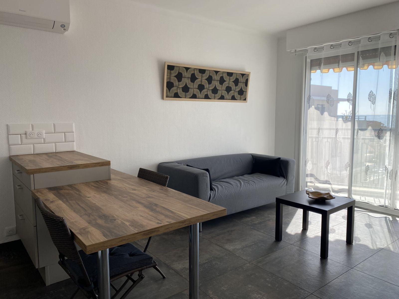 
                                                Location
                                                 Apparemment vue mer