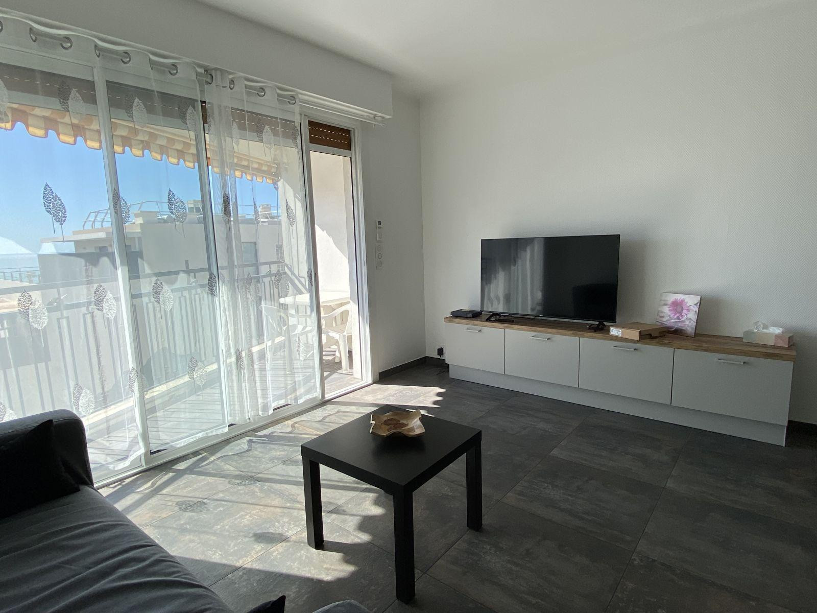 
                                                Location
                                                 Apparemment vue mer