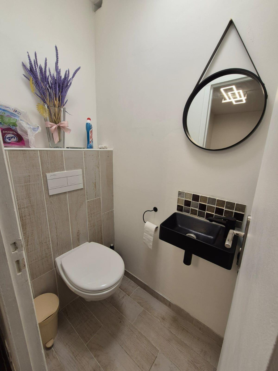 
                                                Location
                                                 Apparrtement 54m2 St mandé refait à neuf