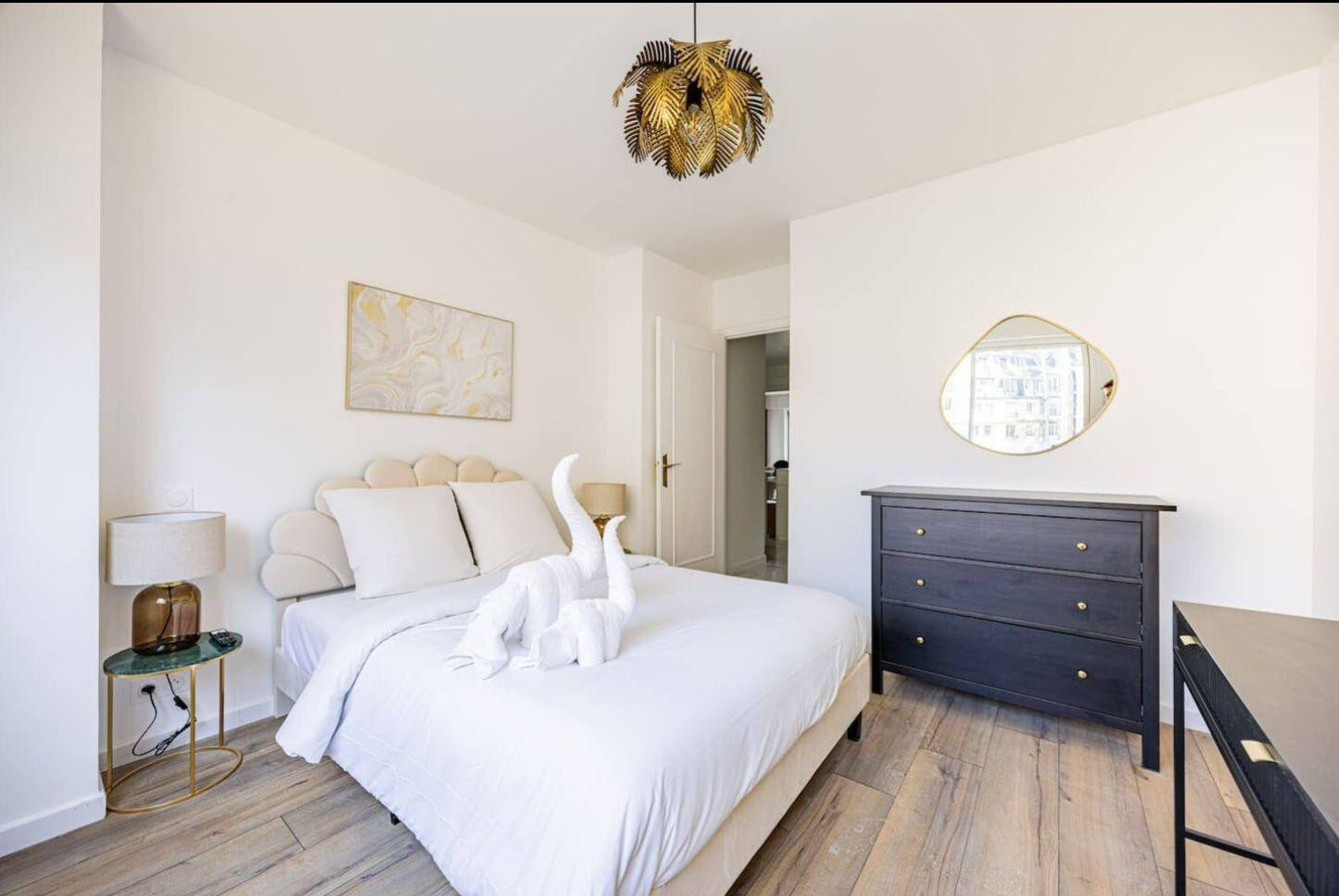 
                                                Location
                                                 Appart 3 Chambres#3SDB#Champ de Mars#Tour Eiffel