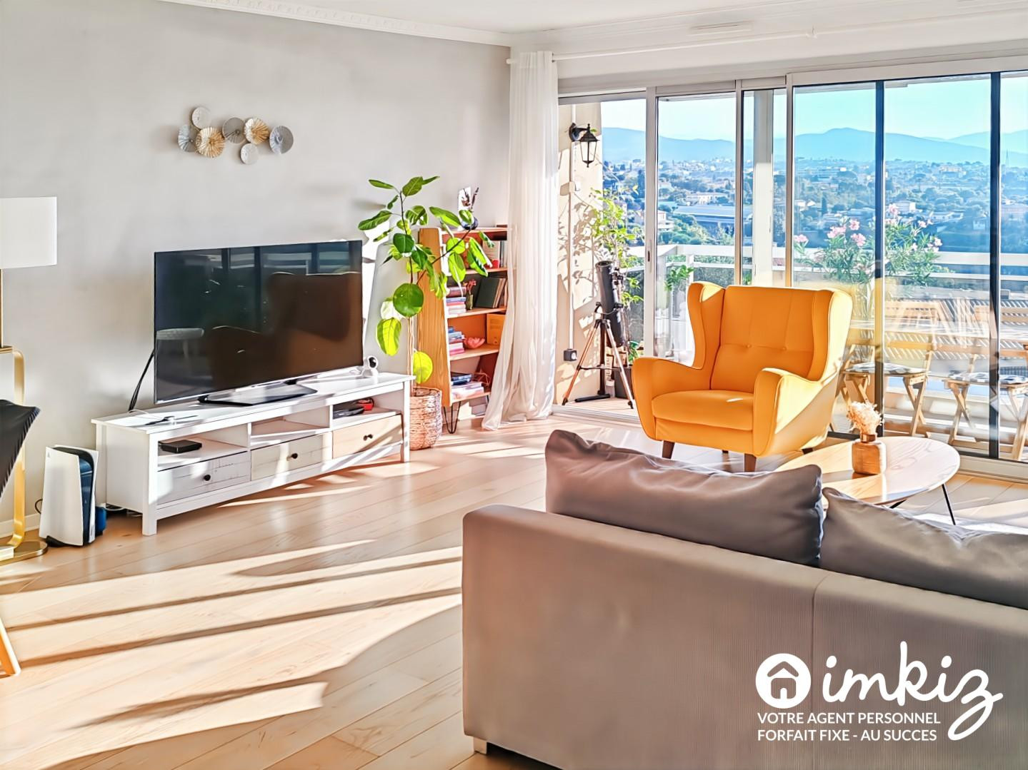 
                                                Vente
                                                 Appart 3 pièces avec piscine et vue panoramique