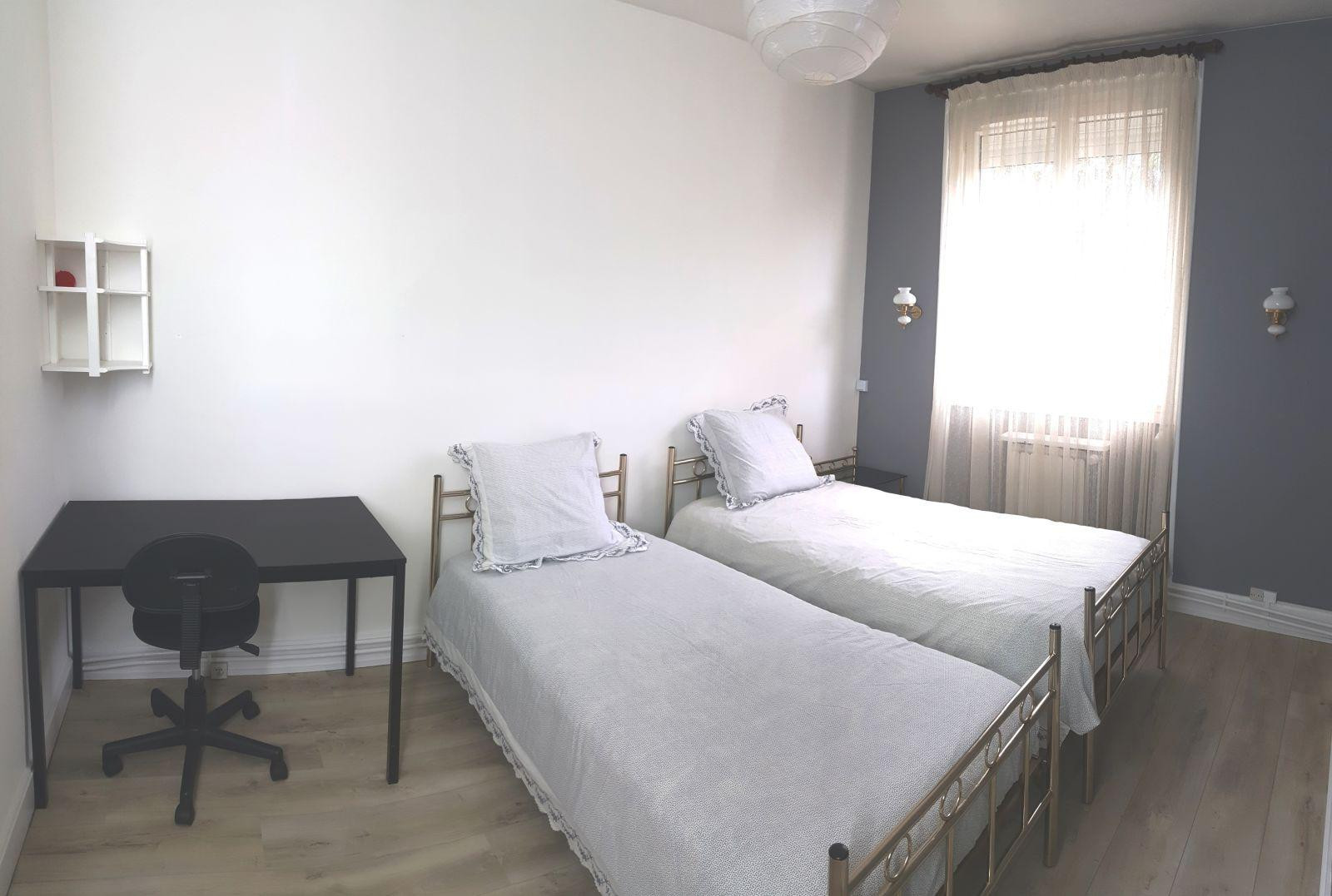
                                                Location
                                                 Appart. 4 pièces 65m² meublé avec parking et cave
