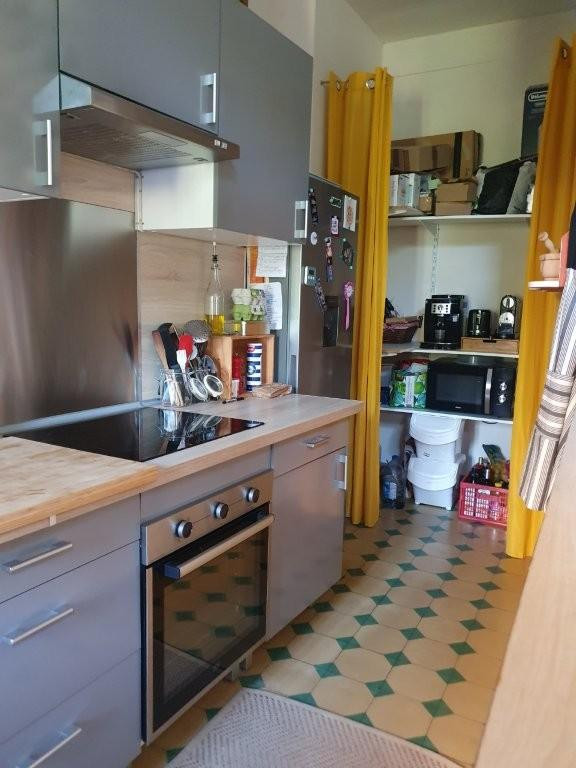 
                                                Location
                                                 Appart. de charme dans ancienne maison de maître