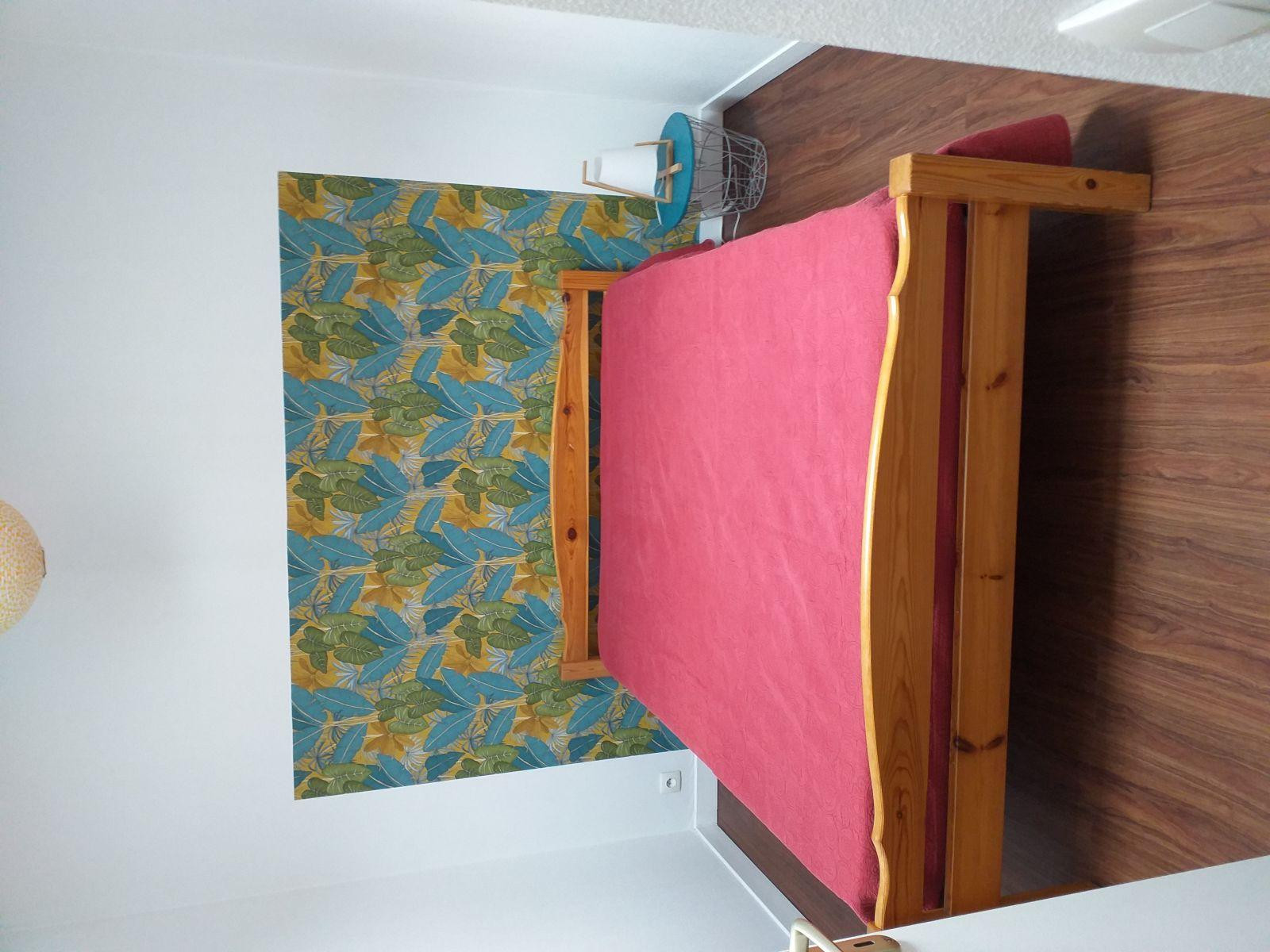 
                                                Location
                                                 Appart/maisonnette sous pin parasol très calme