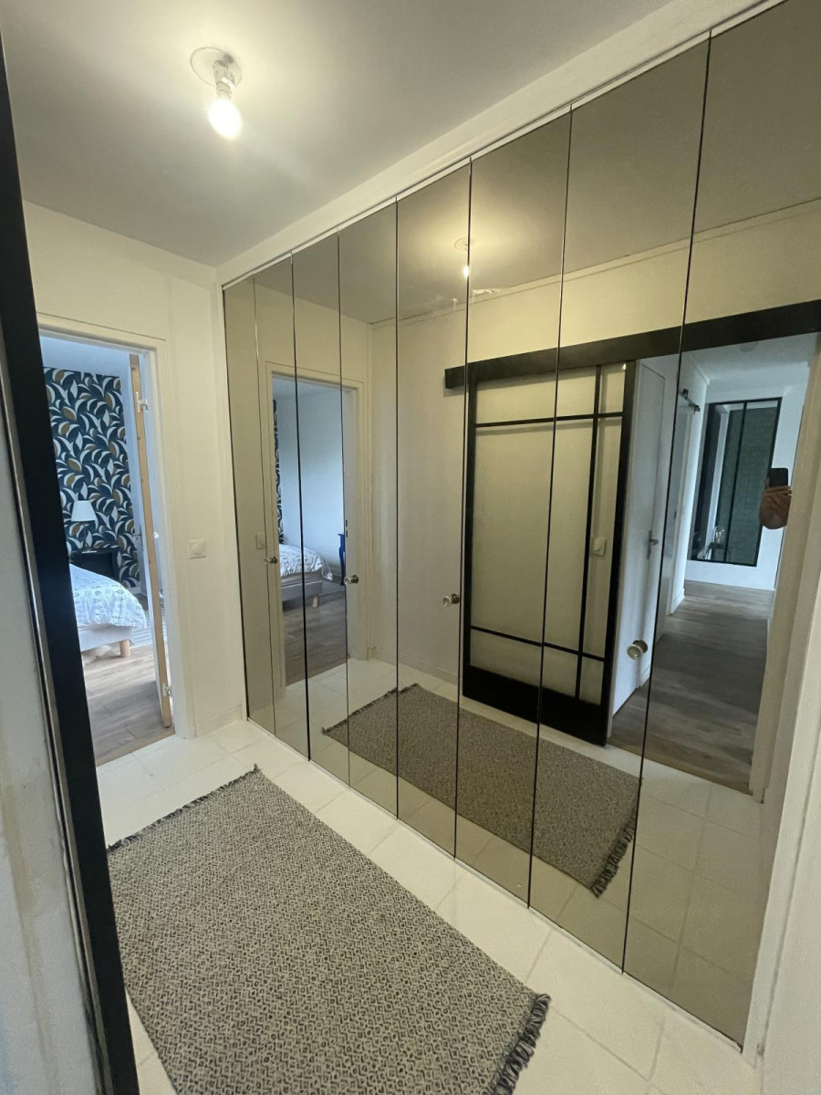 
                                                Location
                                                 Appart meublé 69m2 avec terrasse et vu sur parc