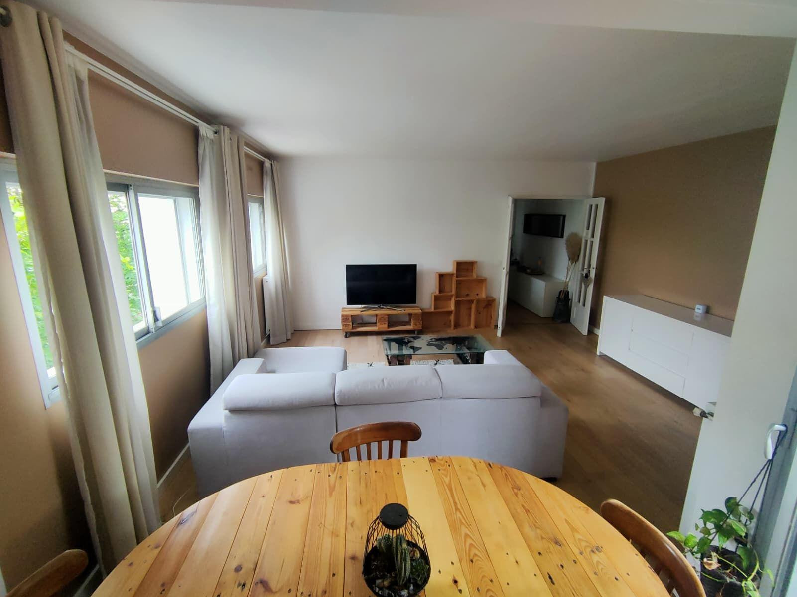 
                                                Location
                                                 Appart refait à neuf livry/le raincyCalme absolu