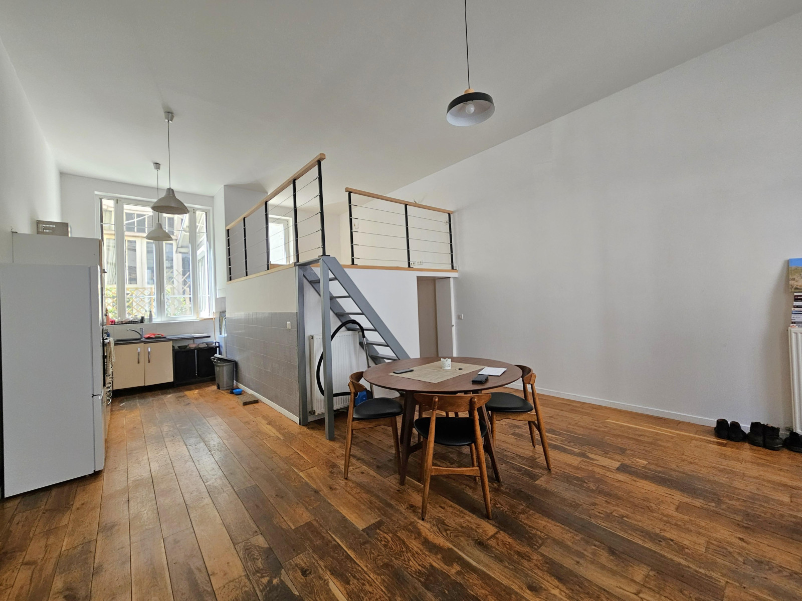 
                                                Vente
                                                 Appart style loft dans le quartier des artistes.
