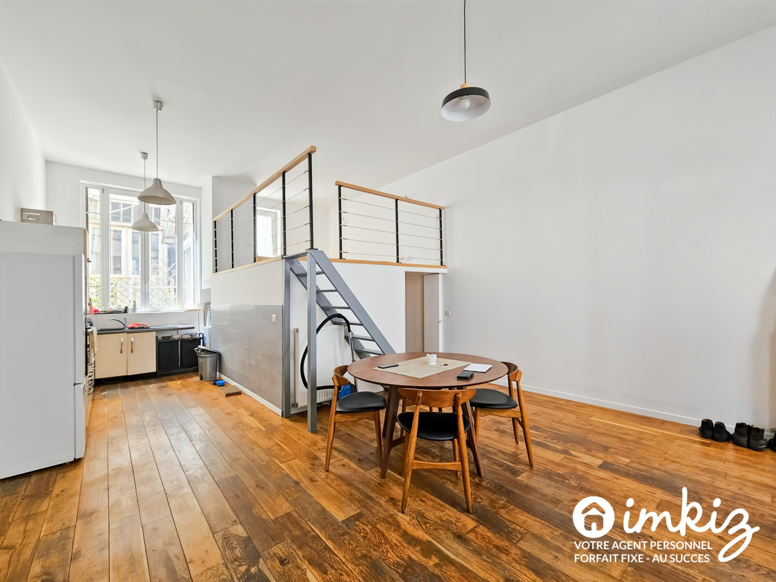 
                                                Vente
                                                 Appart style loft dans le quartier des artistes.