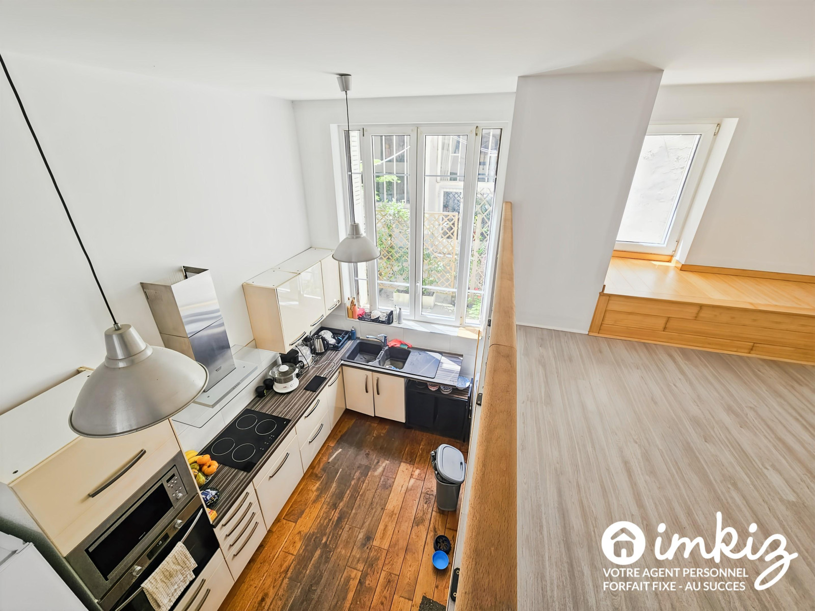 
                                                Vente
                                                 Appart style loft dans le quartier des artistes.