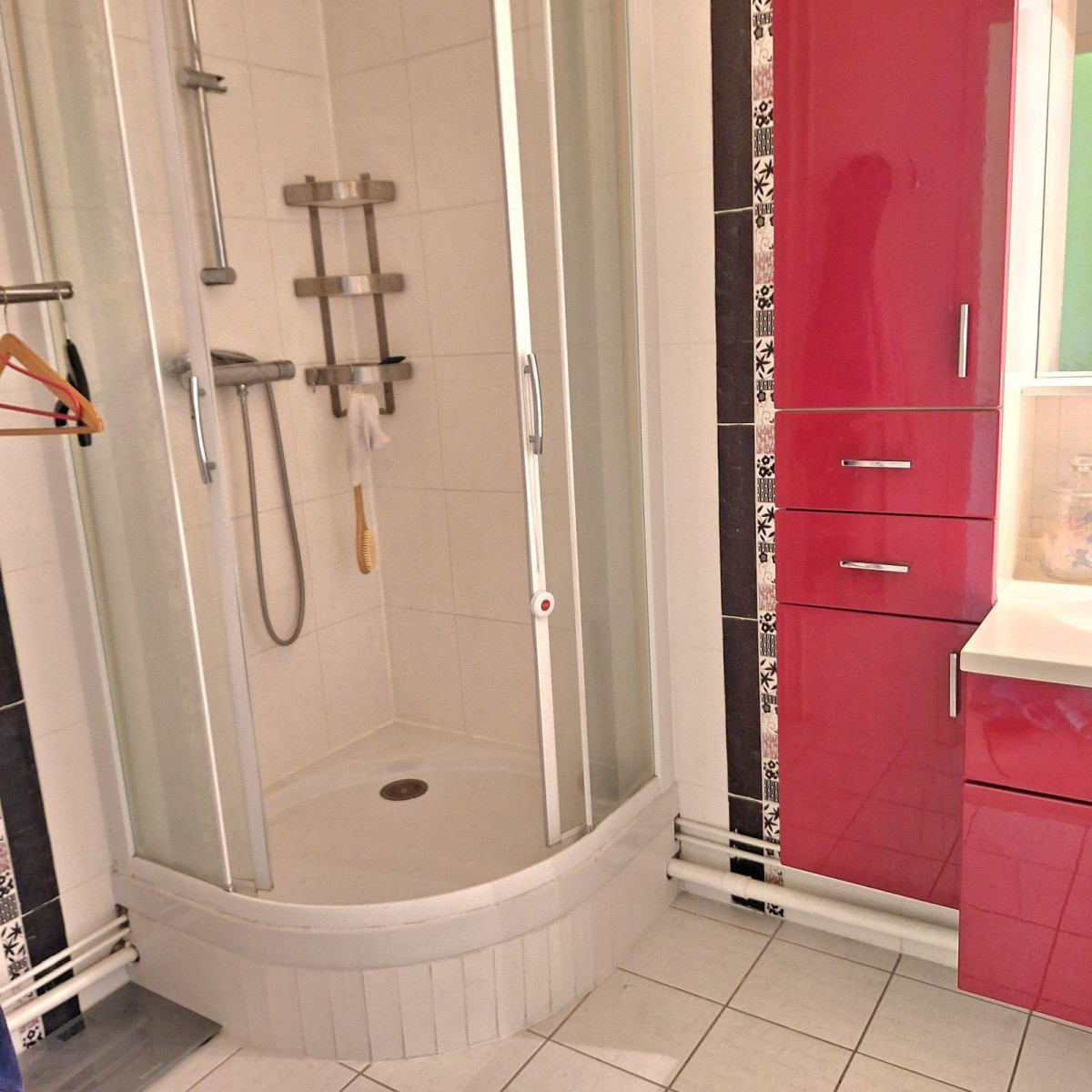 
                                                Location
                                                 Appart T4 2 chambres, balcon, secteur calme proche