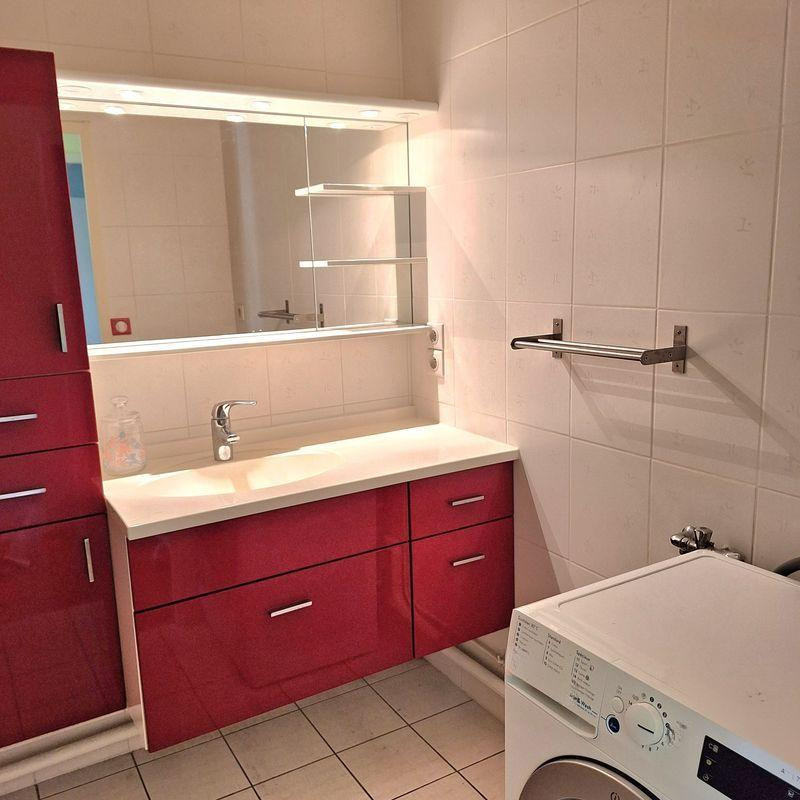 
                                                Location
                                                 Appart T4 2 chambres, balcon, secteur calme proche