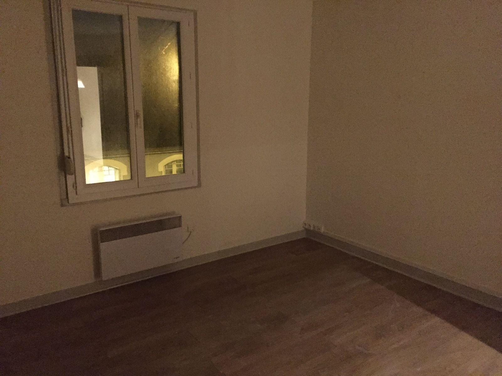 
                                                Location
                                                 APPART TRES BIEN SITUE