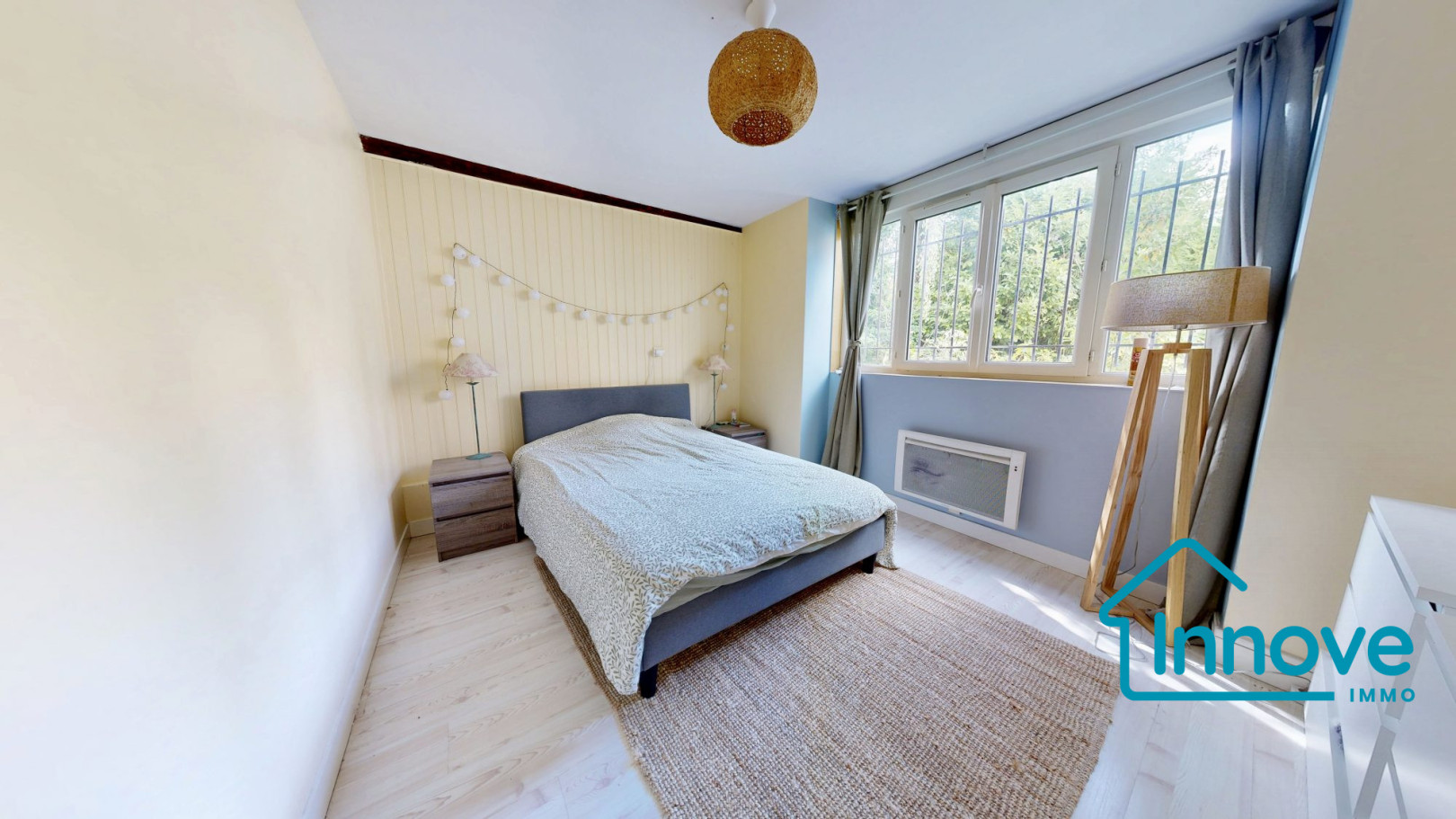
                                                Vente
                                                 Appartemeent T4 à vendre -Jouy-en-Josas centre