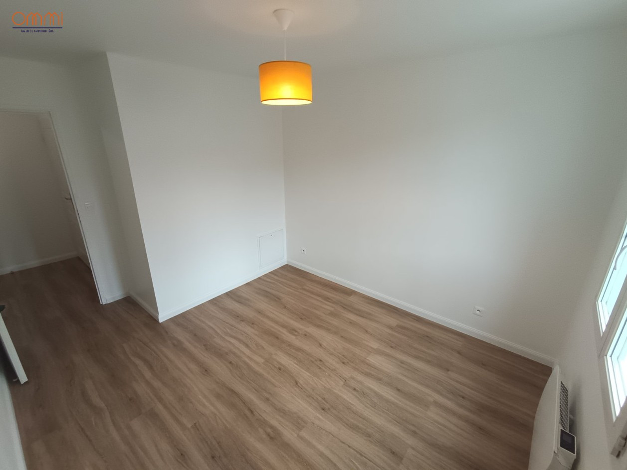 
                                                Location
                                                 Appartement 1 chambre avec parking