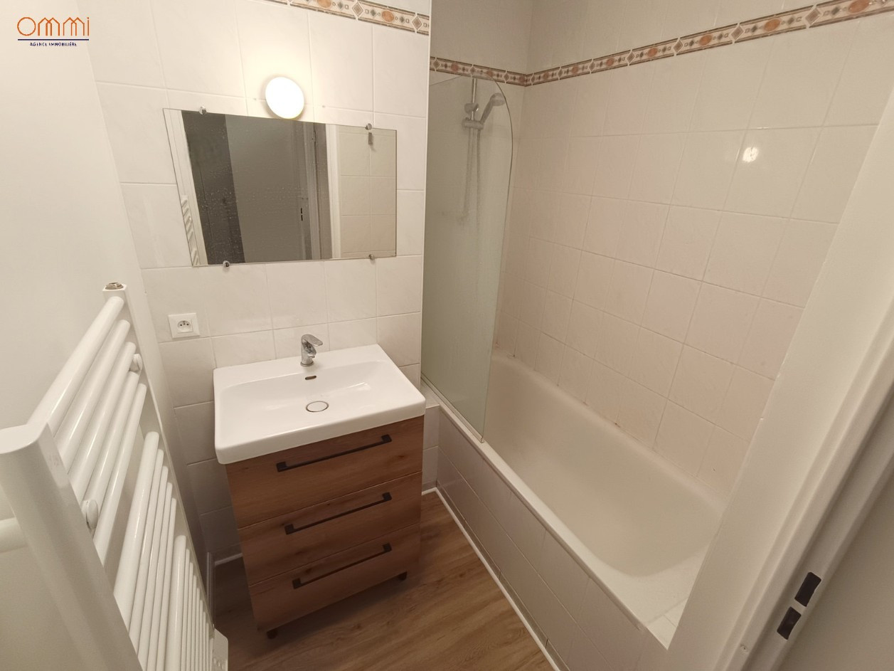 
                                                Location
                                                 Appartement 1 chambre avec parking