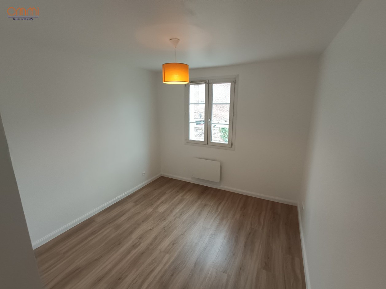 
                                                Location
                                                 Appartement 1 chambre avec parking