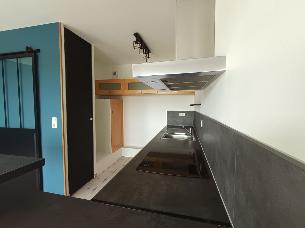 
                                                Location
                                                 Appartement 1 chambre balcon & parking Sud-Est