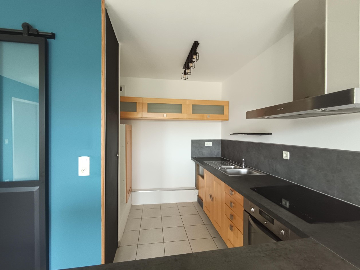 
                                                Location
                                                 Appartement 1 chambre balcon & parking Sud-Est