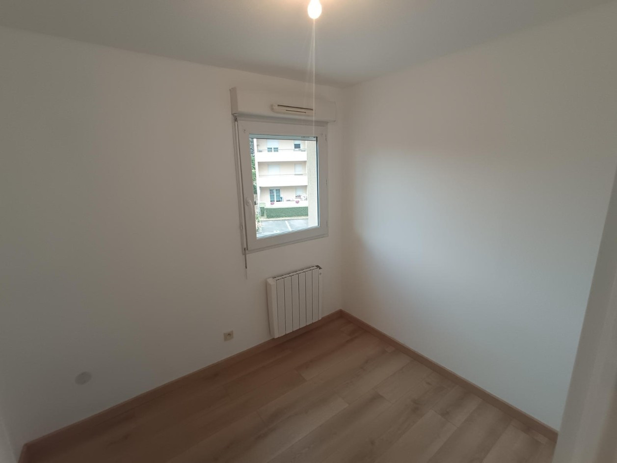 
                                                Location
                                                 Appartement 1 chambre bureau balcon parking
