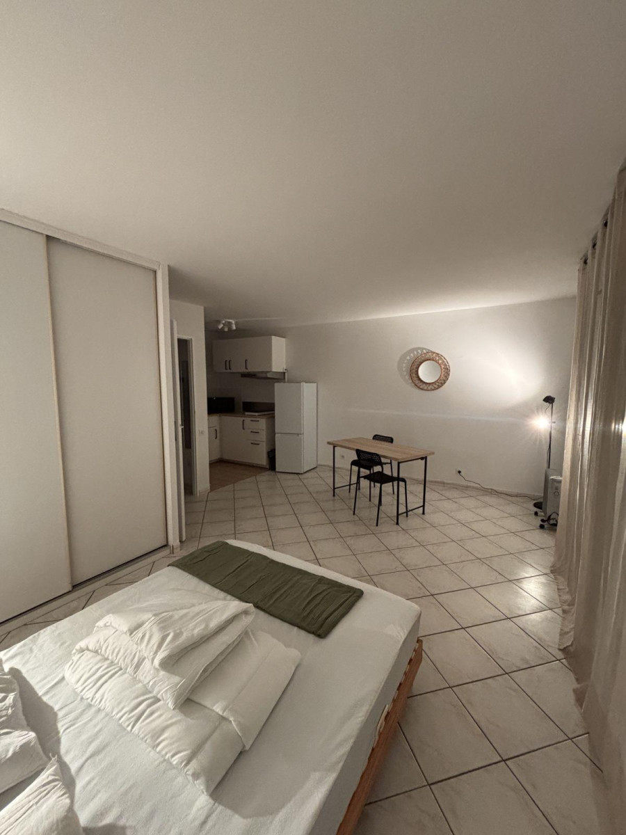 
                                                Location
                                                 Appartement 1 pièce, 30m2, meublé