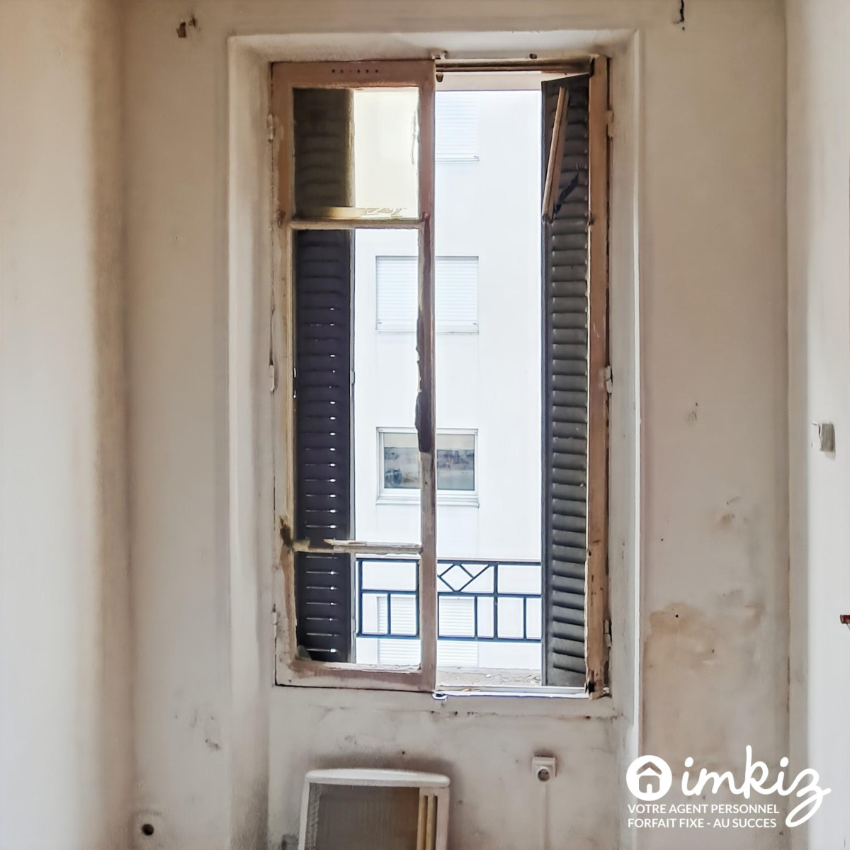 
                                                Vente
                                                 Appartement 1 pièce a rénover