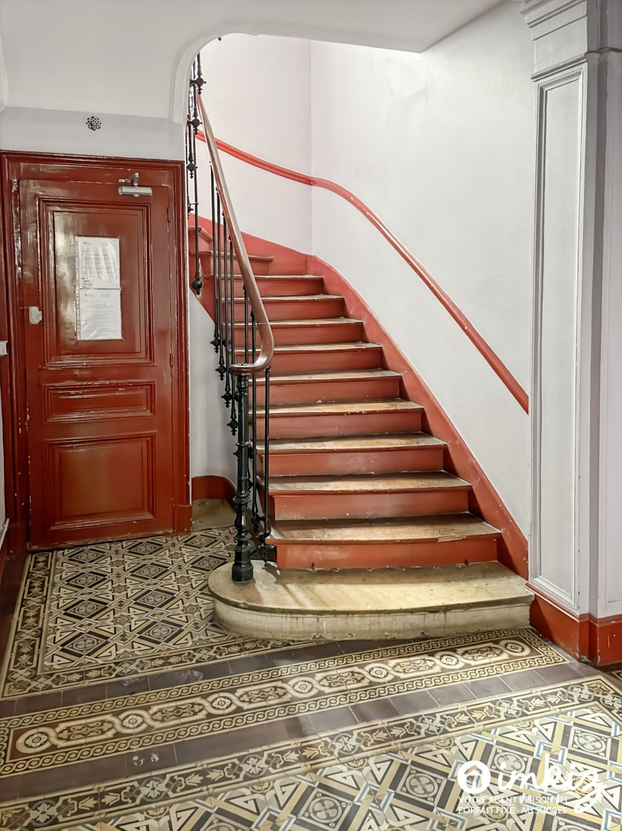 
                                                Vente
                                                 Appartement 1 pièce a rénover