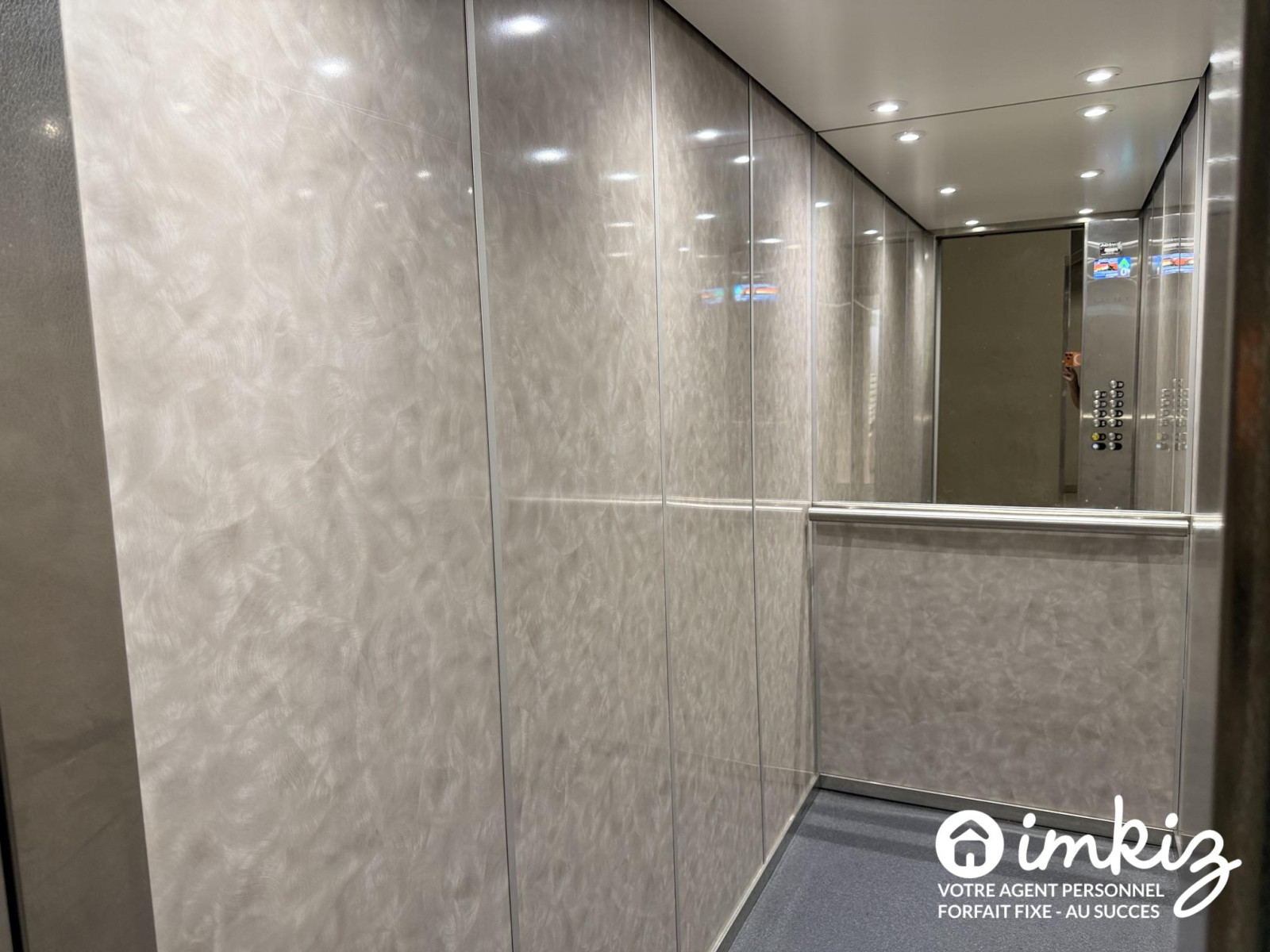 
                                                Vente
                                                 Appartement 1 pièce
