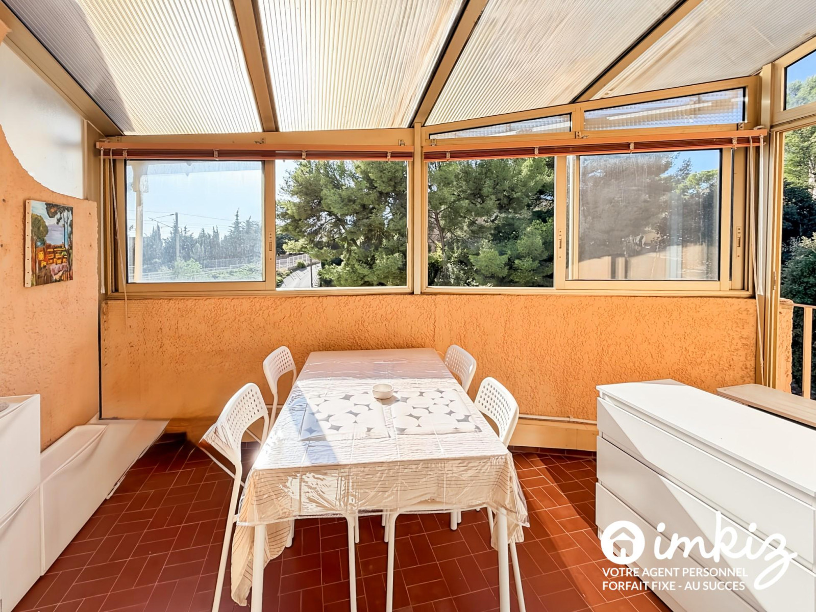 
                                                Vente
                                                 Appartement 2 coins nuit - veranda -stationnement