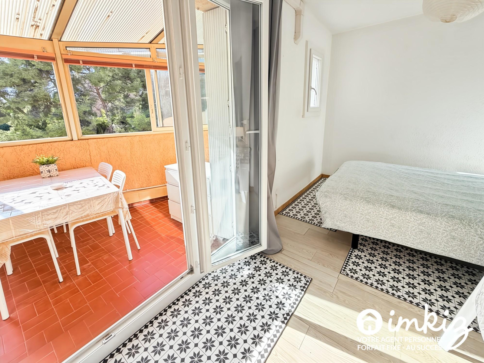 
                                                Vente
                                                 Appartement 2 coins nuit - veranda -stationnement