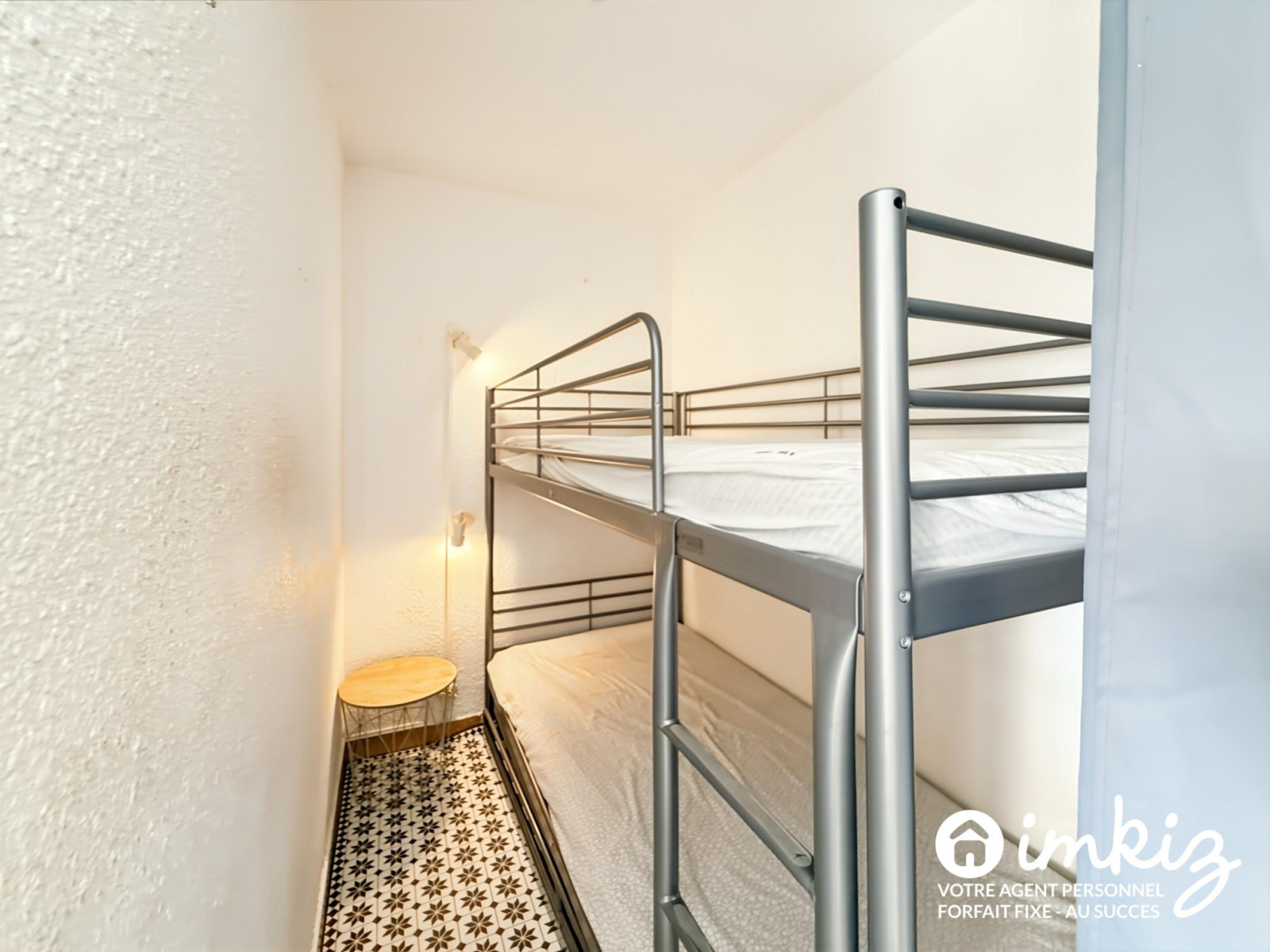 
                                                Vente
                                                 Appartement 2 coins nuit - veranda -stationnement