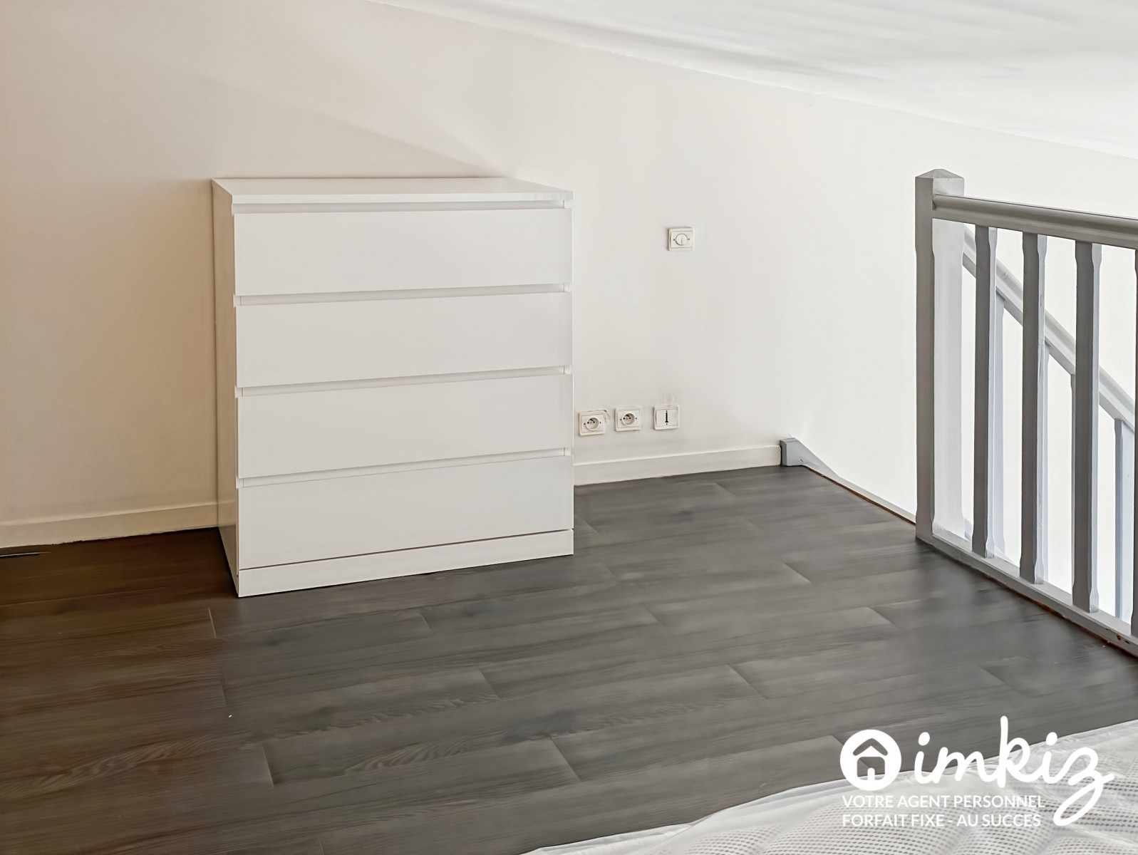 
                                                Vente
                                                 Appartement 1 pièce avec mezzanine