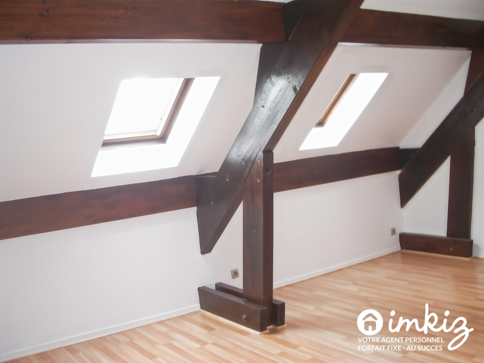 
                                                Vente
                                                 Appartement 1 pièce de 34 m²au sol - dernier étage