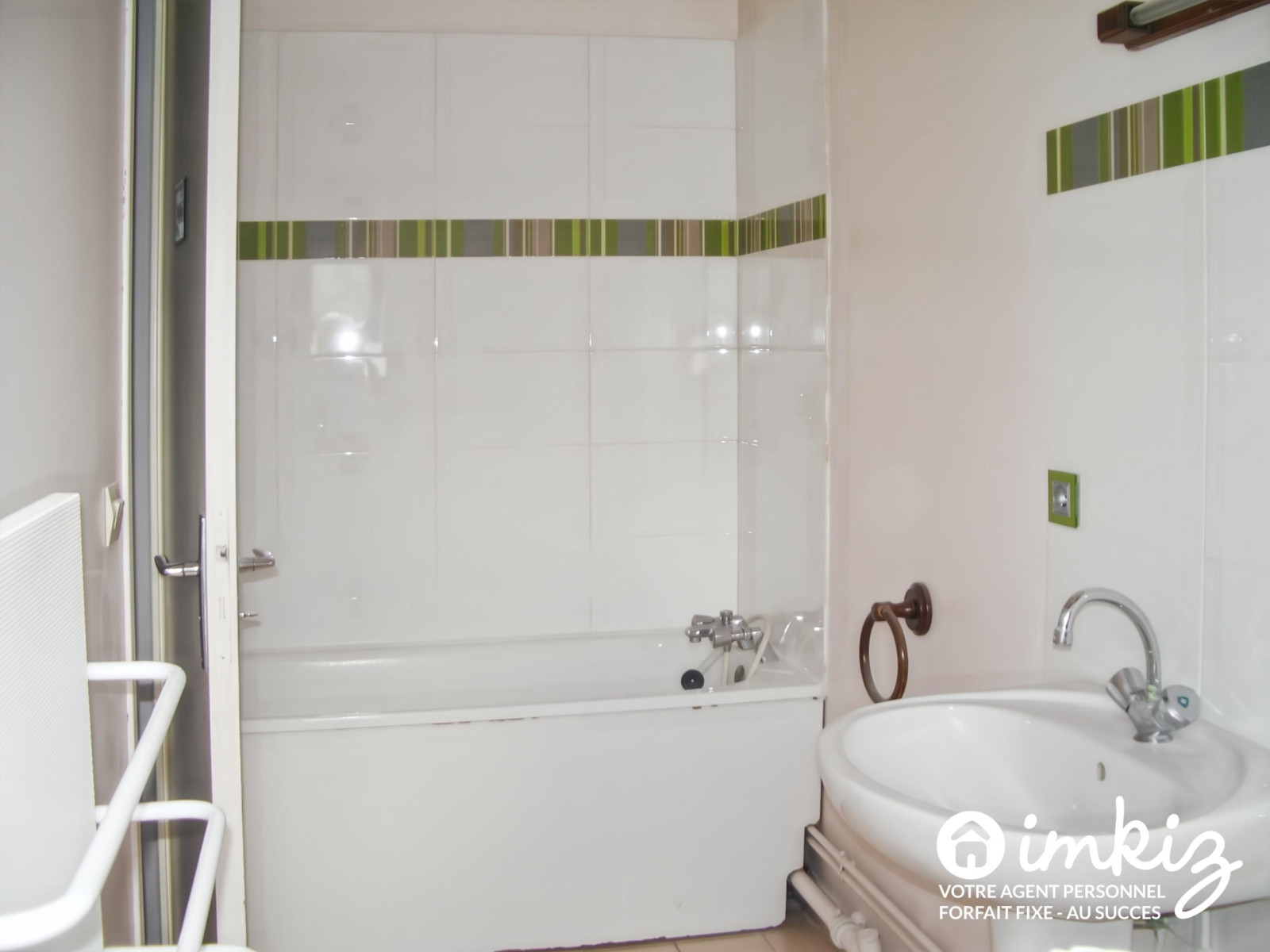 
                                                Vente
                                                 Appartement 1 pièce de 34 m²au sol - dernier étage