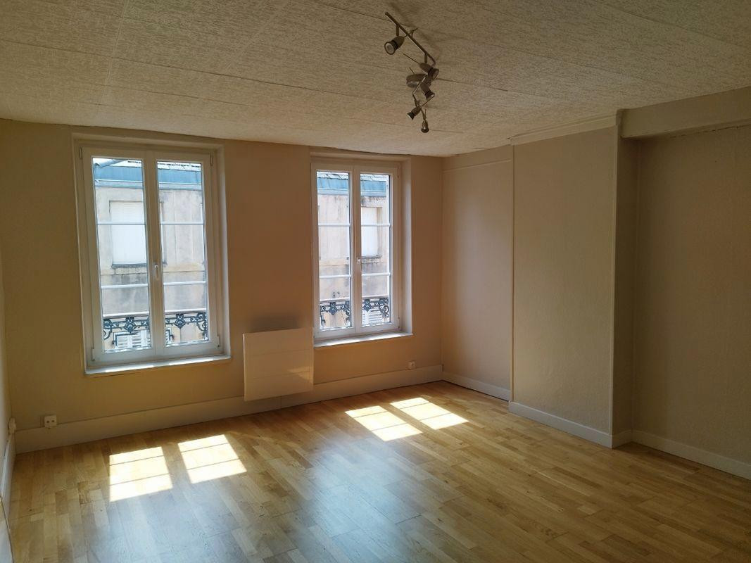 
                                                Location
                                                 Appartement 1 piece Metz hypercentre