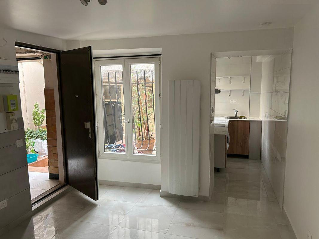 
                                                Location
                                                 Appartement 1 pièces 18 m²