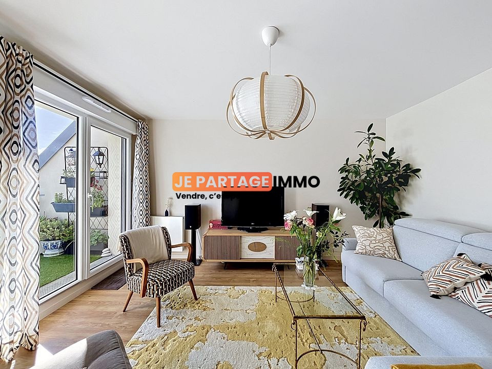 
                                                Vente
                                                 Appartement · 102 m² · 3 pièces
