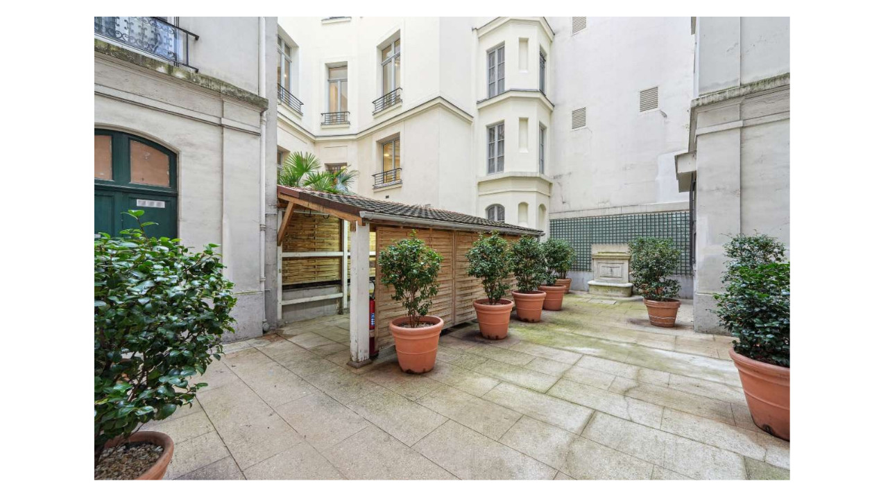 
                                                Viager
                                                 Appartement - 2 999 424 € - Paris