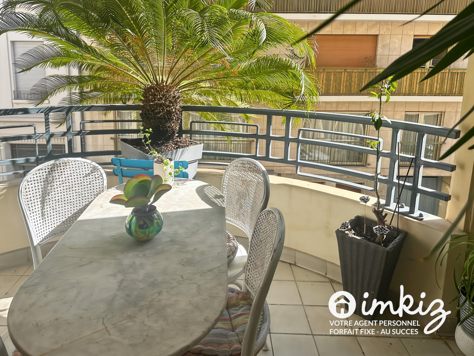 
                                                Location
                                                 Appartement 2 ch Triange d'Or