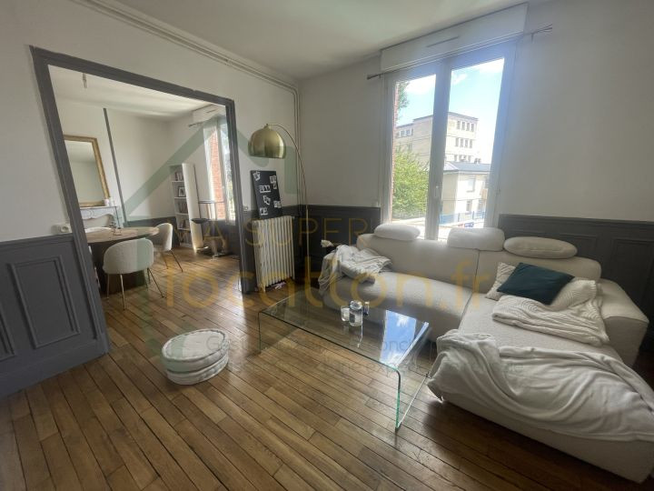 
                                                Location
                                                 Appartement 2 chambres de 82m2