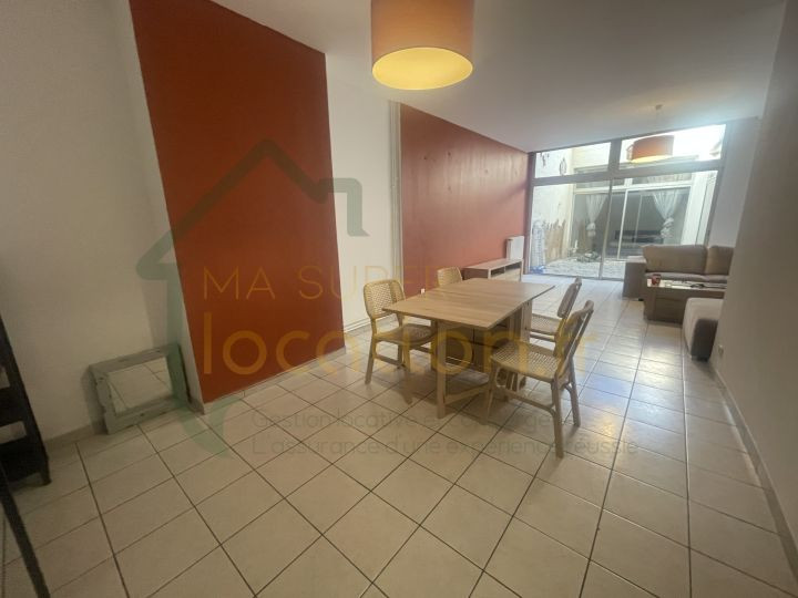 
                                                Location
                                                 Appartement 2 chambres entièrement meublé