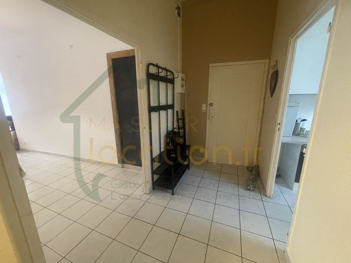 
                                                Location
                                                 Appartement 2 chambres entièrement meublé