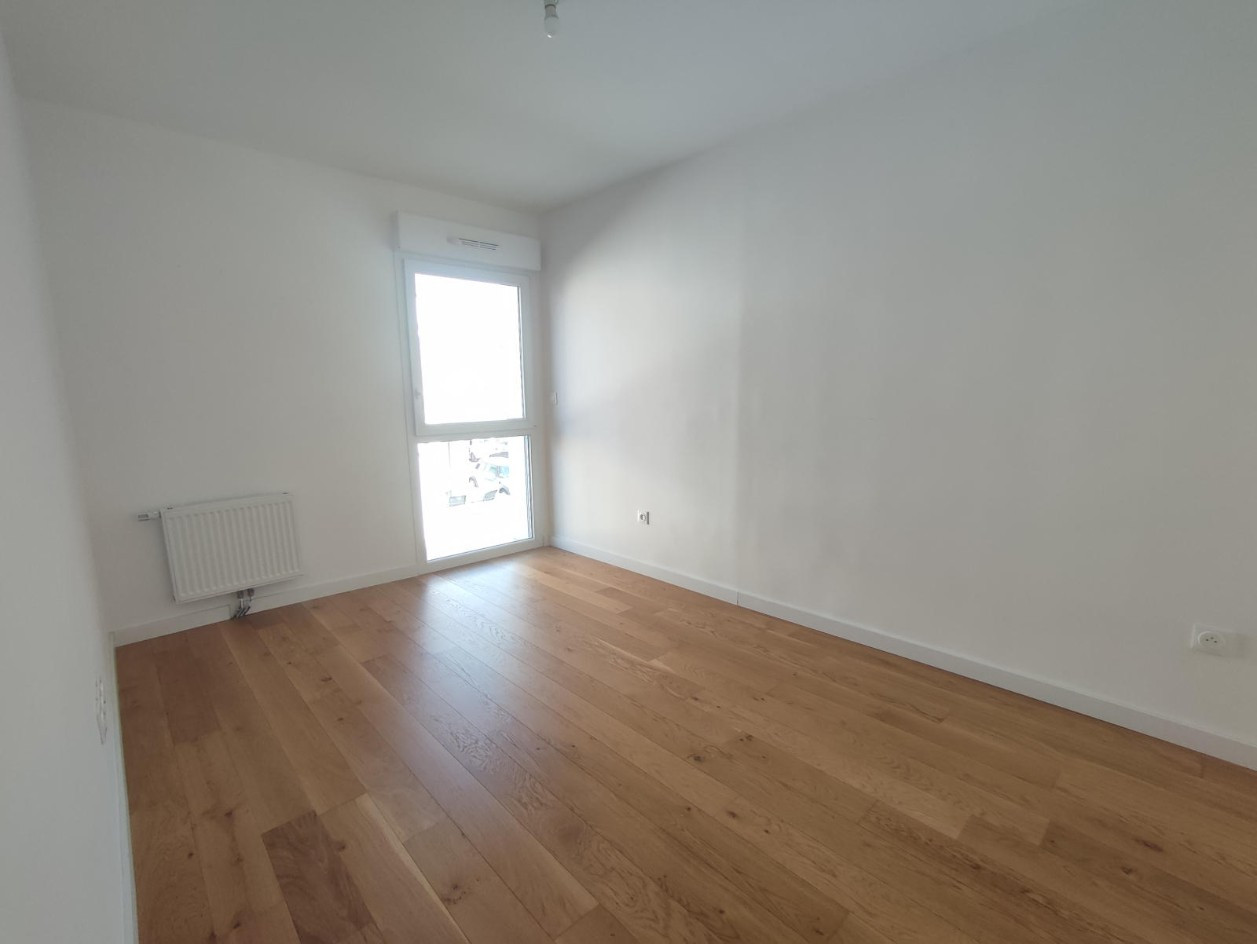 
                                                Location
                                                 Appartement 2 chambres, terrasse, parking privé