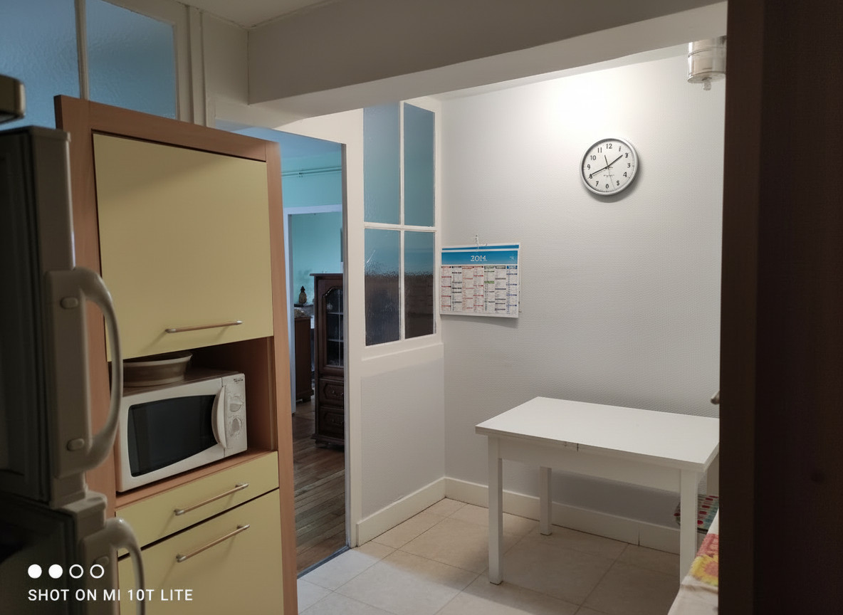 
                                                Vente
                                                 APPARTEMENT 2 CHAMBRES + UNE CAVE