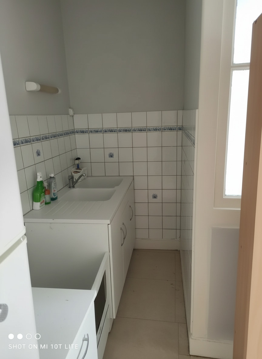 
                                                Vente
                                                 APPARTEMENT 2 CHAMBRES + UNE CAVE
