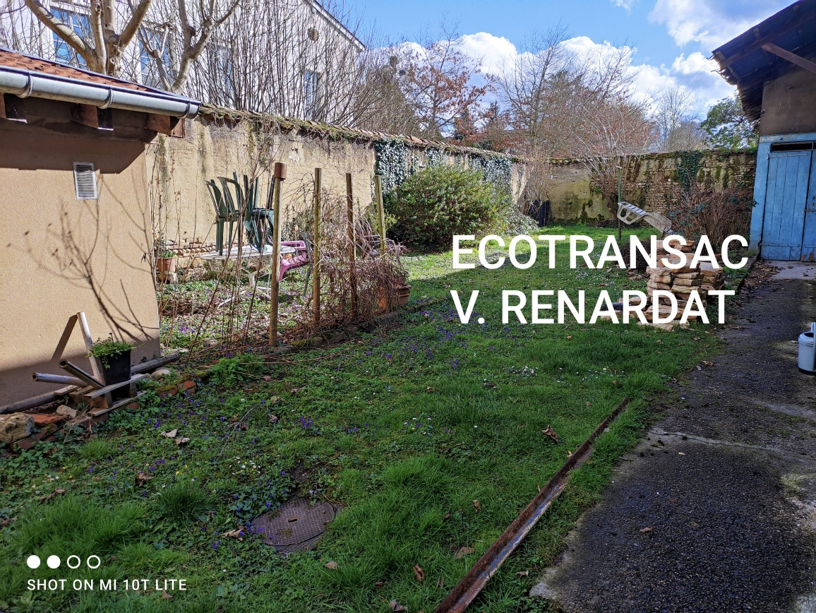 
                                                Vente
                                                 APPARTEMENT 2 CHAMBRES + UNE CAVE