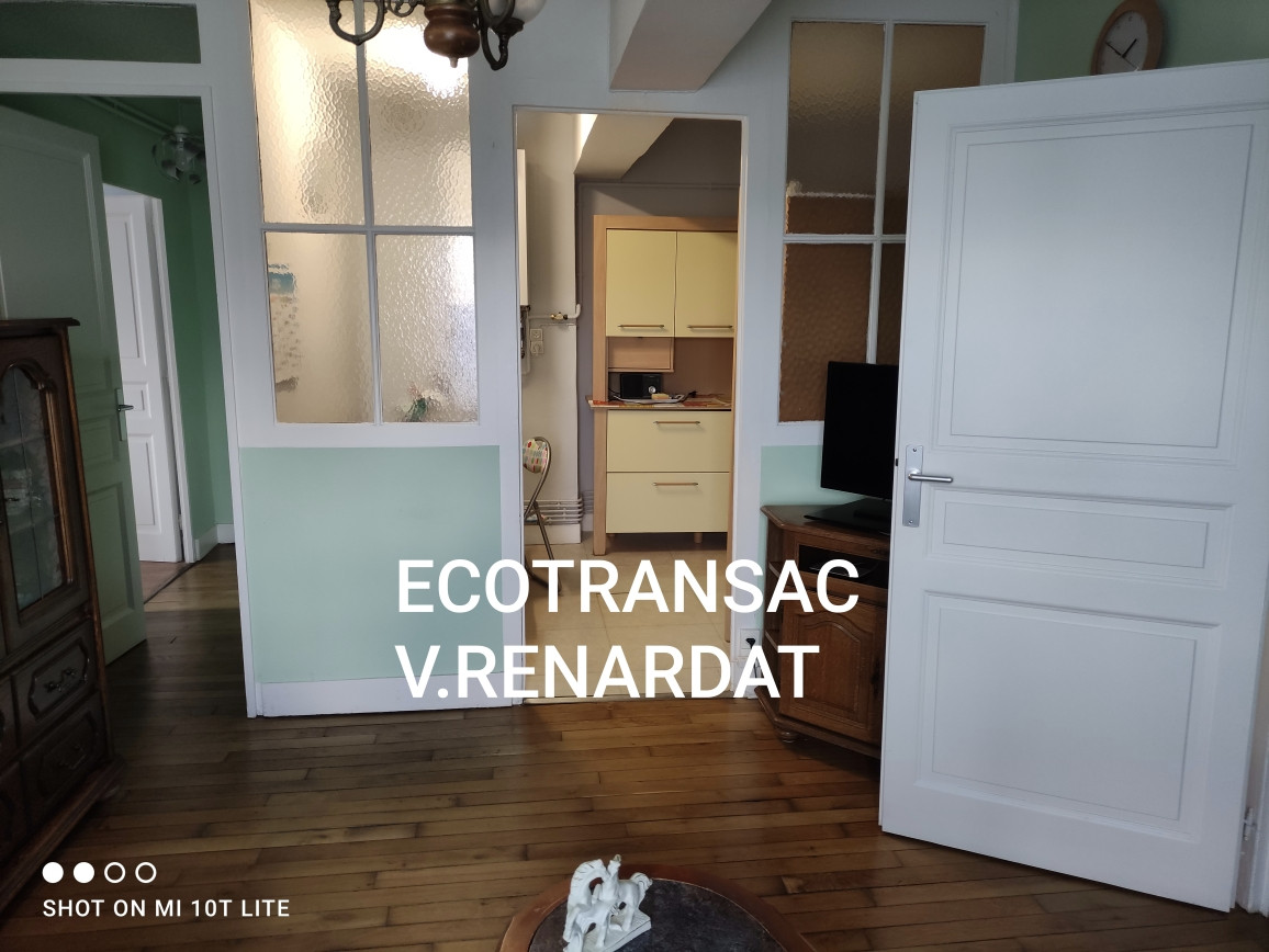 
                                                Vente
                                                 APPARTEMENT 2 CHAMBRES + UNE CAVE