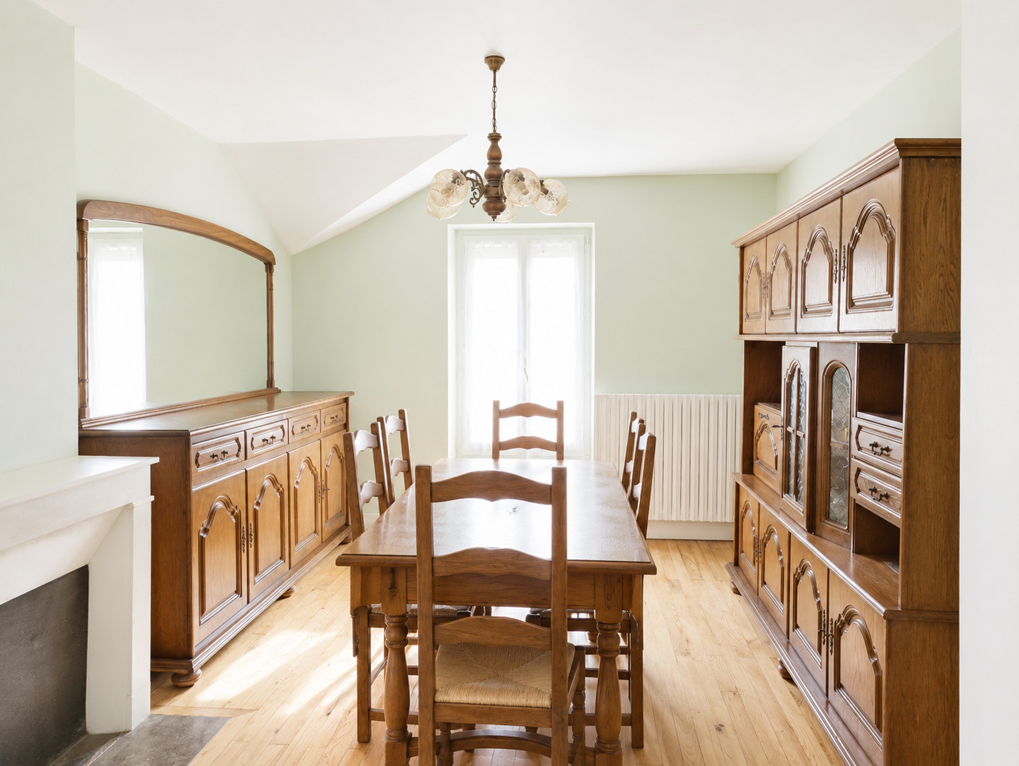 
                                                Vente
                                                 APPARTEMENT 2 CHAMBRES + UNE CAVE