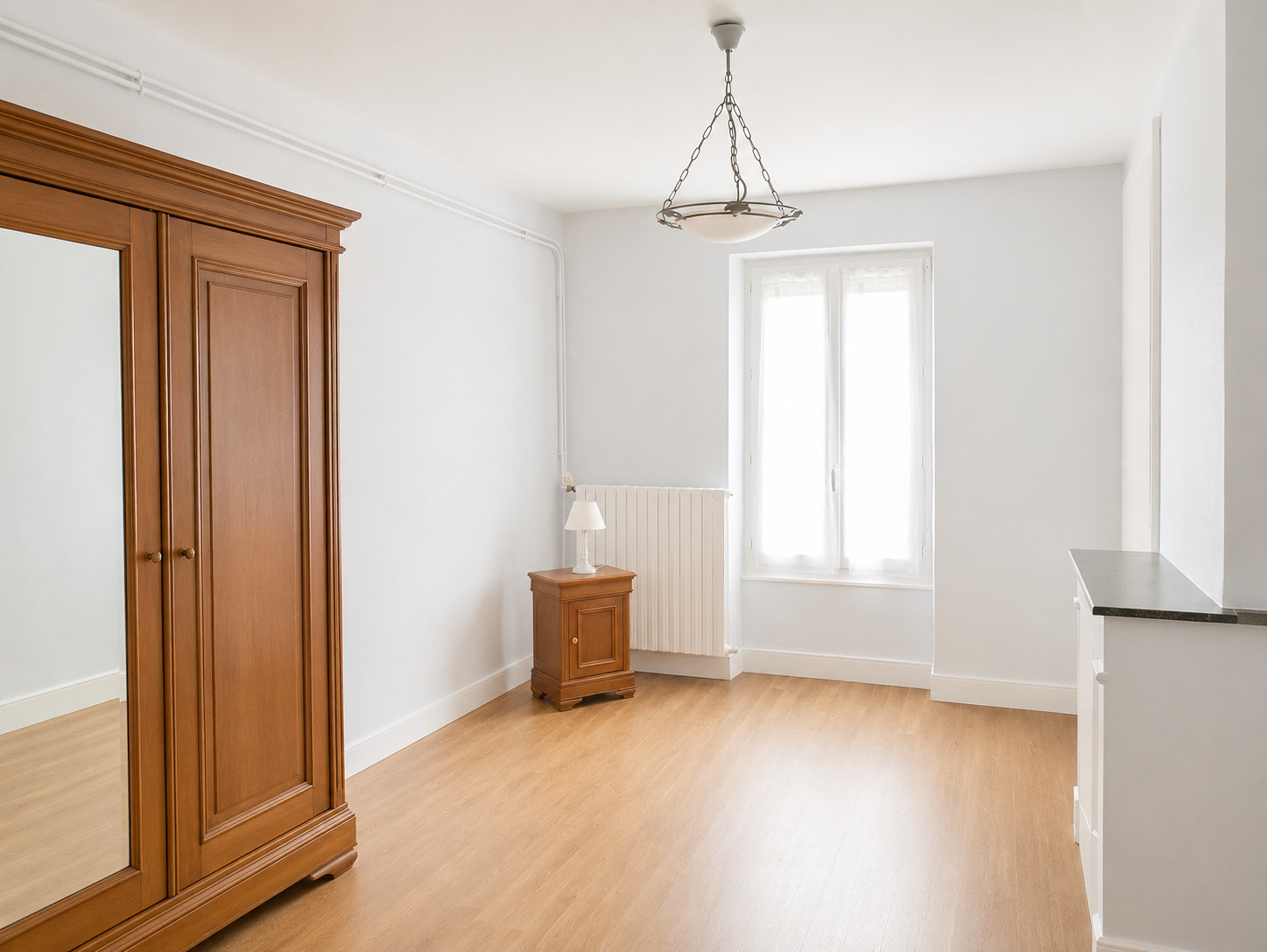 
                                                Vente
                                                 APPARTEMENT 2 CHAMBRES + UNE CAVE